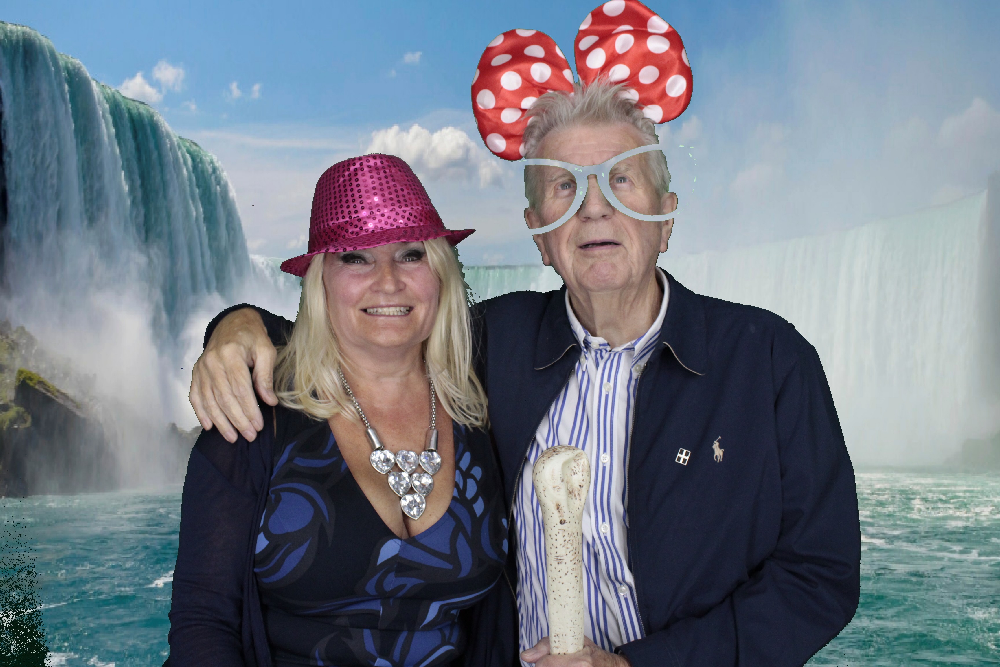 Nikki and Lance's Wedding | View more photos from the event at gallery.myphotoboothexperience.co.uk/u/MyPhotoBoothExperienceLtd/Nikki-and-Lances-Wedding